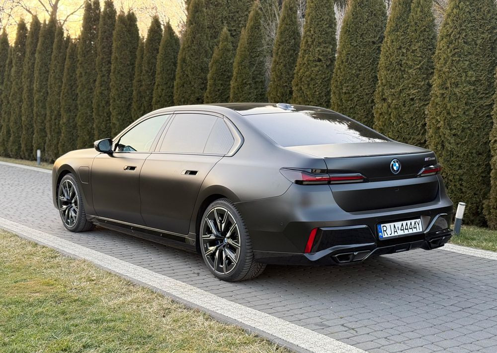 BMW Seria 7 - Mobil sedan: gambar 4 BMW Seria 7 - Mobil sedan: gambar 4