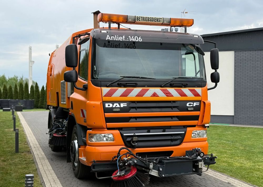 DAF CF 75.310 ZAMIATARKA KUPPER WEISSER S700 - Truk sampah: gambar 3 DAF CF 75.310 ZAMIATARKA KUPPER WEISSER S700 - Truk sampah: gambar 3