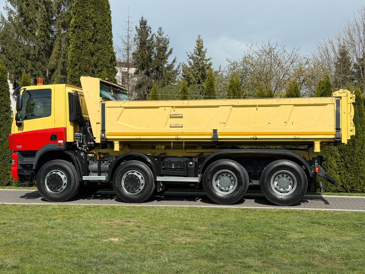 DAF CF 85.410 TIPPER HYDROBOARD - Truk jungkit: gambar 5 DAF CF 85.410 TIPPER HYDROBOARD - Truk jungkit: gambar 5