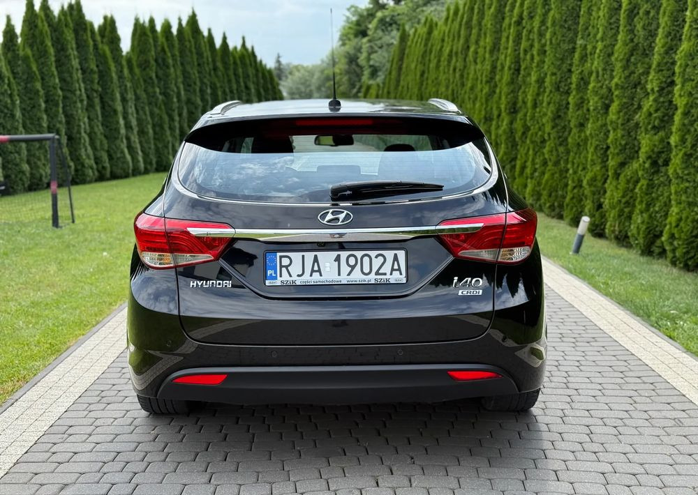 Hyundai i40 1.7 CRDi Comfort - Station wagon: gambar 5 Hyundai i40 1.7 CRDi Comfort - Station wagon: gambar 5