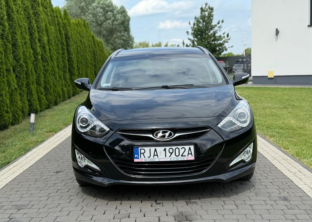 Hyundai i40 1.7 CRDi Comfort - Station wagon: gambar 2 Hyundai i40 1.7 CRDi Comfort - Station wagon: gambar 2