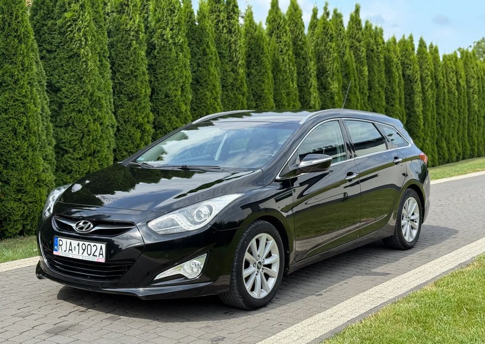 Hyundai i40 1.7 CRDi Comfort - Station wagon: gambar 1 Hyundai i40 1.7 CRDi Comfort - Station wagon: gambar 1