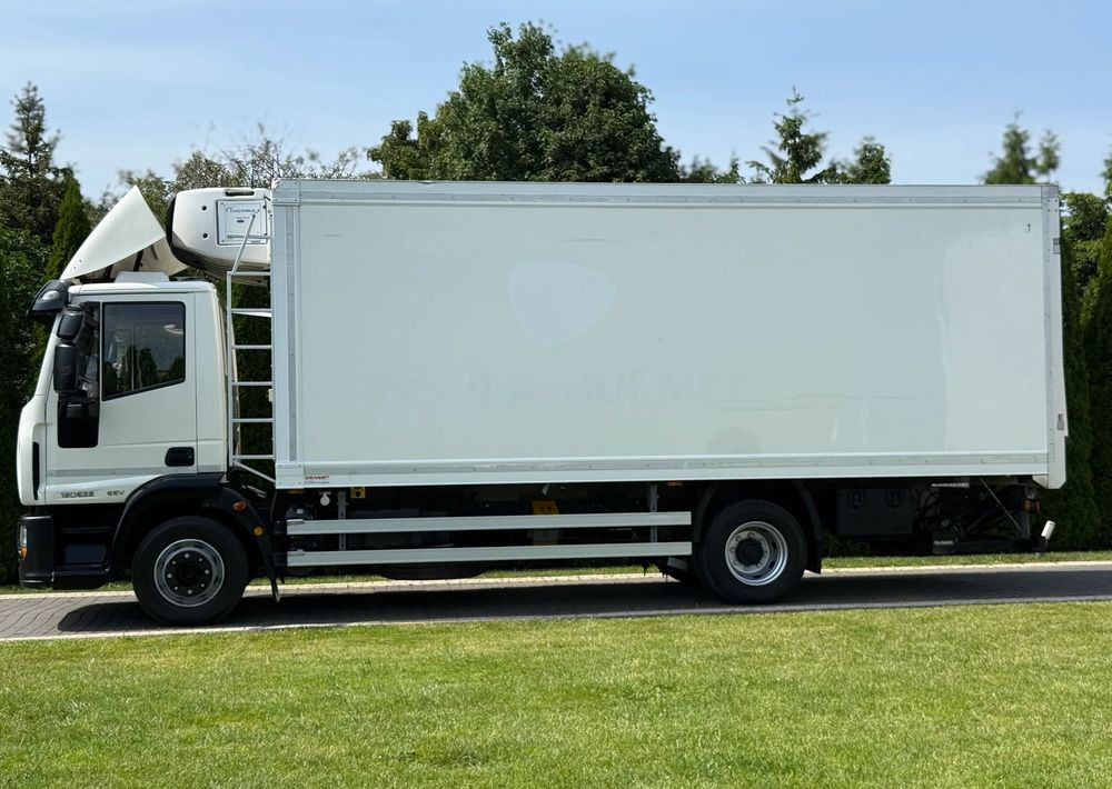 Iveco EUROCARGO 120 E22 CARRIER SUPRA 850 MT - Truk berpendingin: gambar 4 Iveco EUROCARGO 120 E22 CARRIER SUPRA 850 MT - Truk berpendingin: gambar 4