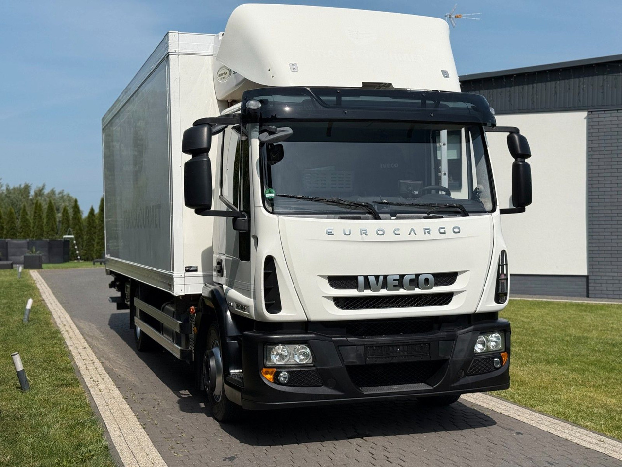 Iveco EUROCARGO 12T E22 CARRIER SUPRA 850 MT - Truk berpendingin: gambar 3 Iveco EUROCARGO 12T E22 CARRIER SUPRA 850 MT - Truk berpendingin: gambar 3