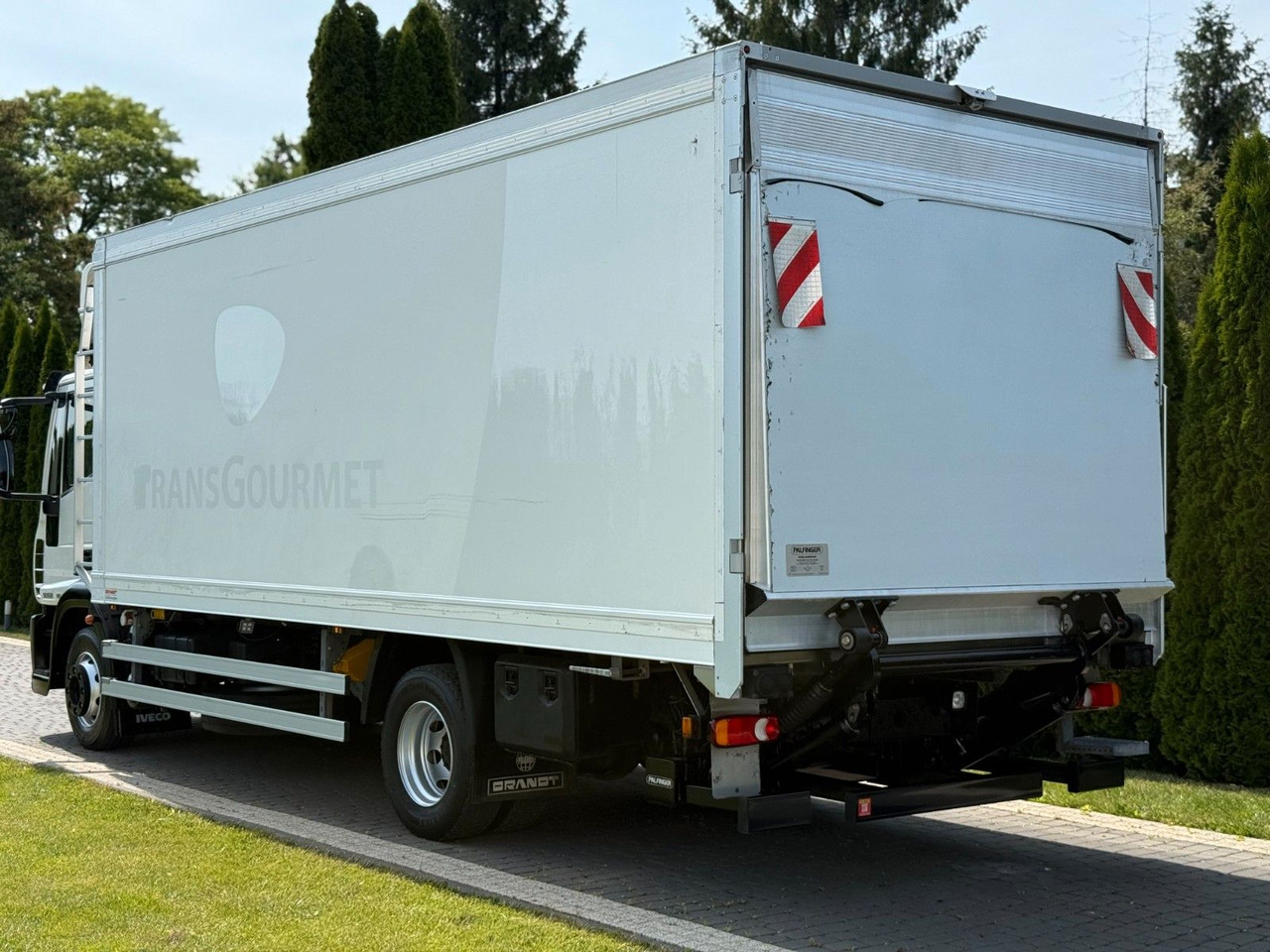 Iveco EUROCARGO 12T E22 CARRIER SUPRA 850 MT - Truk berpendingin: gambar 5 Iveco EUROCARGO 12T E22 CARRIER SUPRA 850 MT - Truk berpendingin: gambar 5