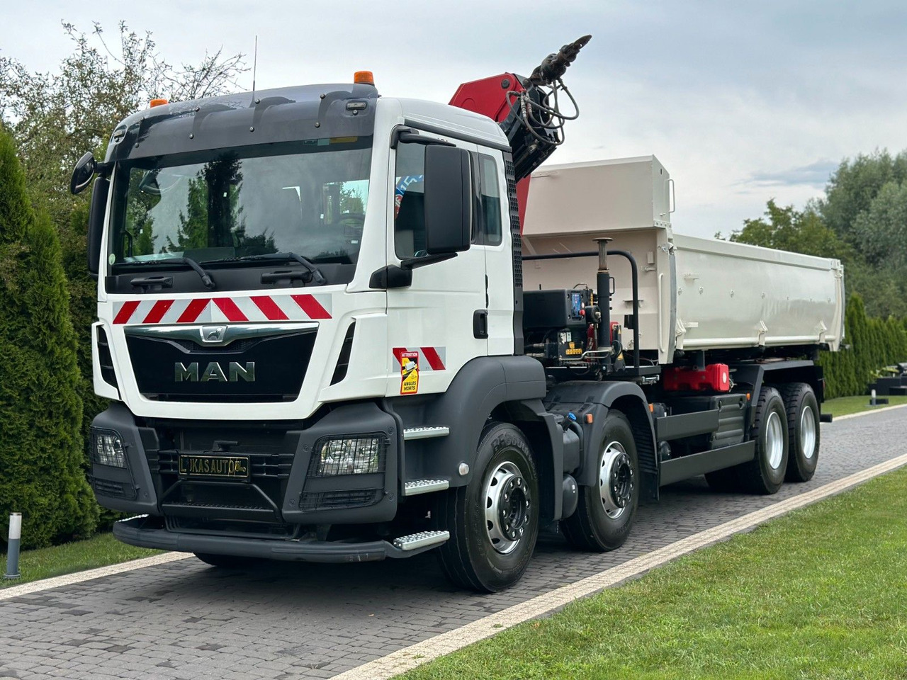 MAN TGS 440 / 8x4 /CRANE HMF 1530/ TIPPER - Truk derek: gambar 2 MAN TGS 440 / 8x4 /CRANE HMF 1530/ TIPPER - Truk derek: gambar 2