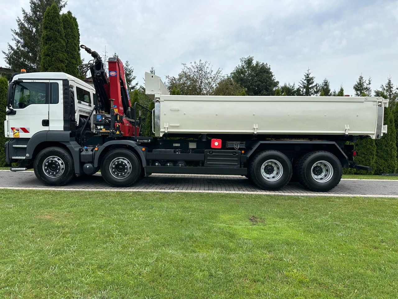 MAN TGS 440 / 8x4 /CRANE HMF 1530/ TIPPER - Truk jungkit, Truk derek: gambar 3 MAN TGS 440 / 8x4 /CRANE HMF 1530/ TIPPER - Truk jungkit, Truk derek: gambar 3