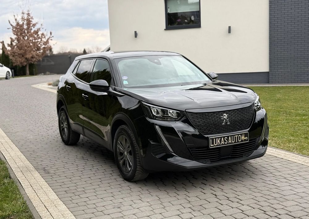 Peugeot 2008 1.2 PureTech Active Pack S&S - Mobil SUV: gambar 3 Peugeot 2008 1.2 PureTech Active Pack S&S - Mobil SUV: gambar 3