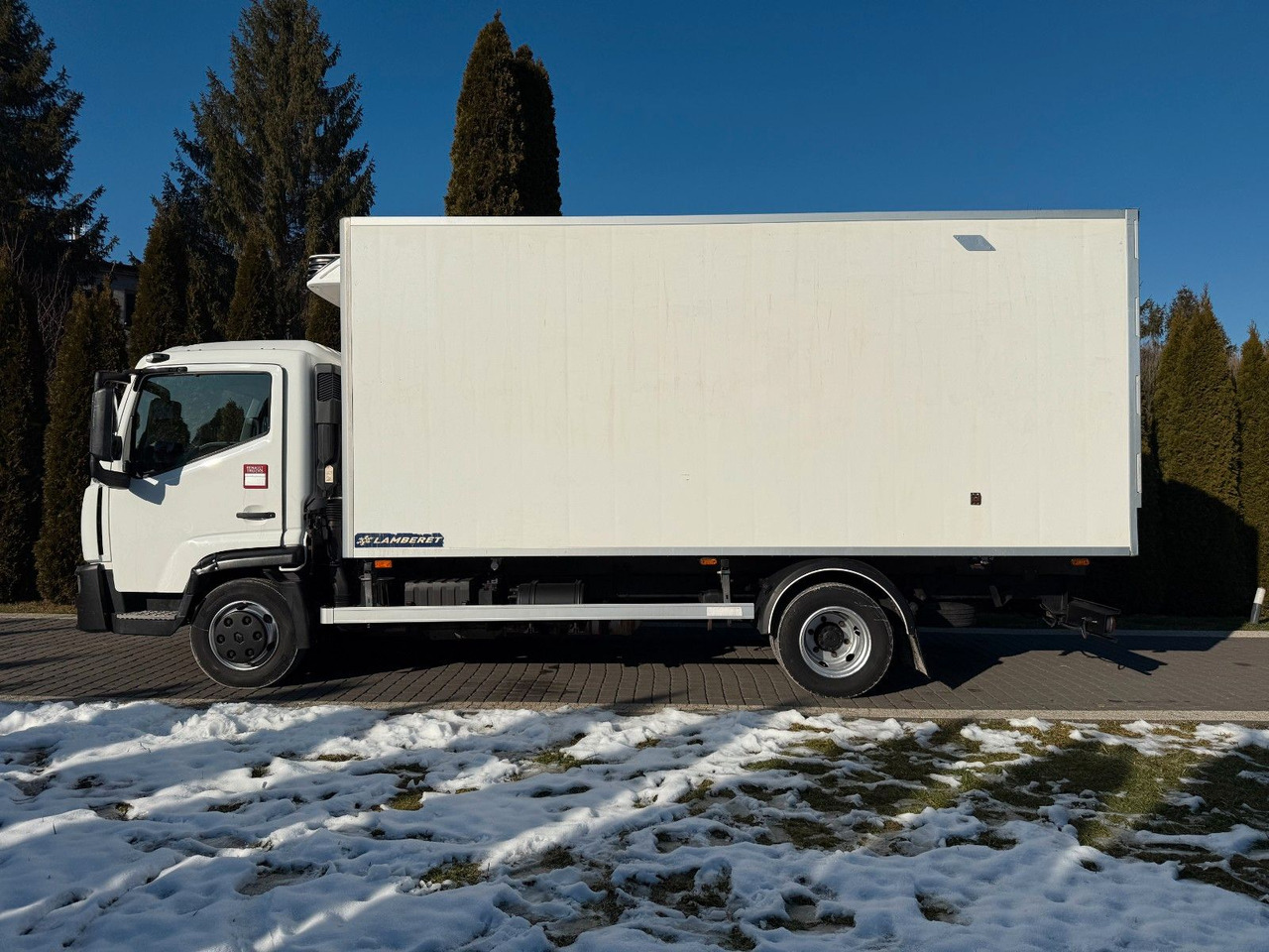 Renault D7.5 MANUAL LAMBERET CARRIER XARIOS 350 - Truk berpendingin: gambar 4 Renault D7.5 MANUAL LAMBERET CARRIER XARIOS 350 - Truk berpendingin: gambar 4