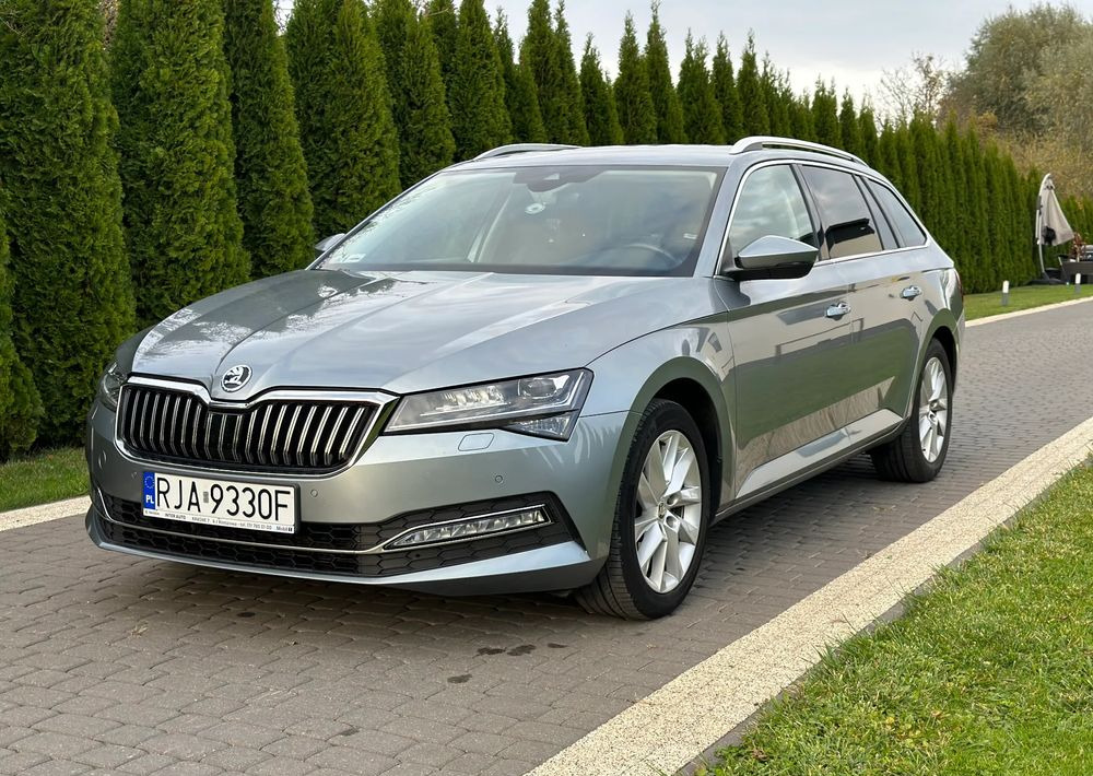 Skoda Superb 2.0 TDI SCR Style DSG - Station wagon: gambar 1 Skoda Superb 2.0 TDI SCR Style DSG - Station wagon: gambar 1