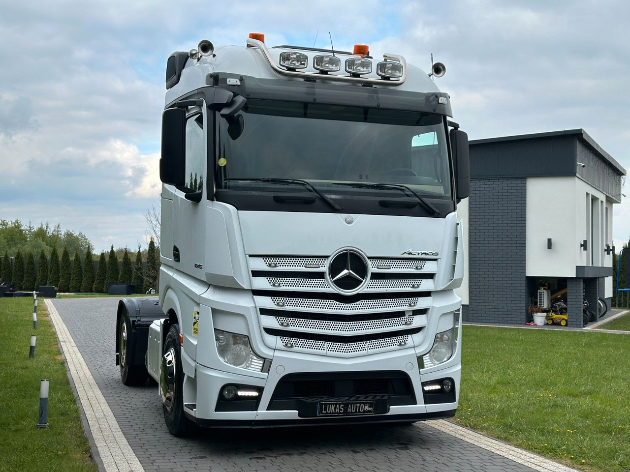 Mercedes-Benz ACTROS 1845 AUTOMATIC FRIGDE - Tractor head: gambar 3 Mercedes-Benz ACTROS 1845 AUTOMATIC FRIGDE - Tractor head: gambar 3