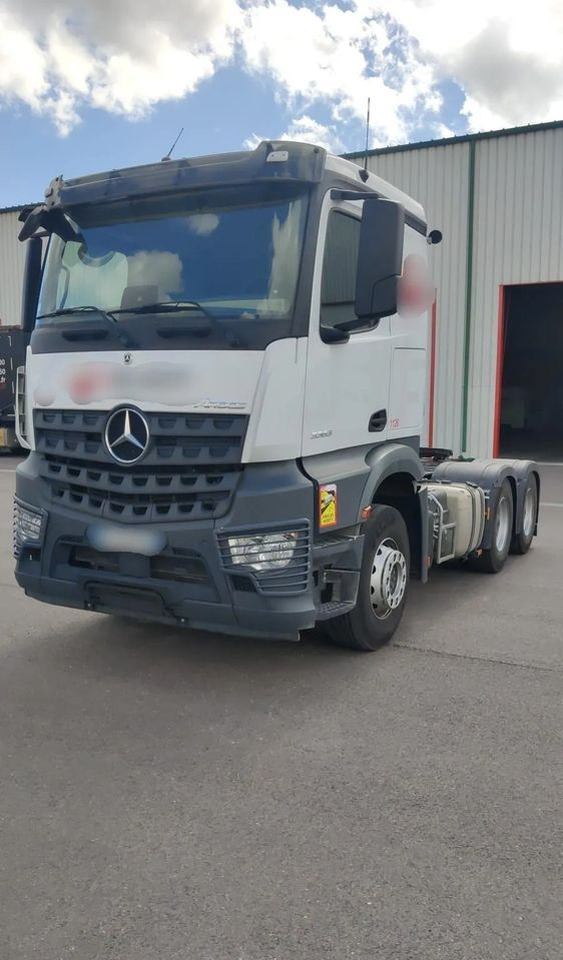 Mercedes-Benz AROCS 3353 6X4 68 TON - Tractor head: gambar 1 Mercedes-Benz AROCS 3353 6X4 68 TON - Tractor head: gambar 1
