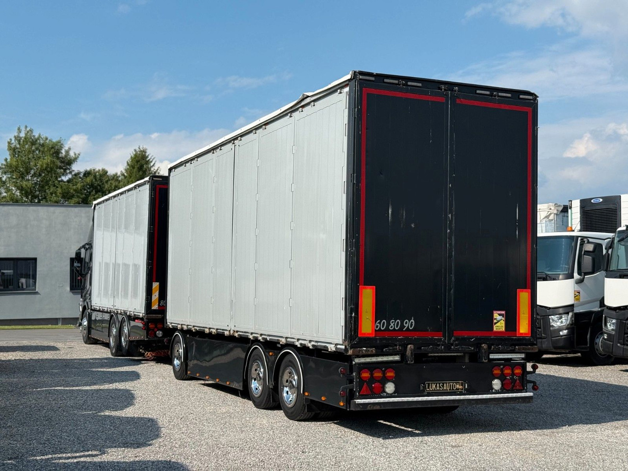 Volvo FH16 660 HP XL TANDEM 6x2 LIMITED EDITION - Truk dengan terpal samping: gambar 4 Volvo FH16 660 HP XL TANDEM 6x2 LIMITED EDITION - Truk dengan terpal samping: gambar 4
