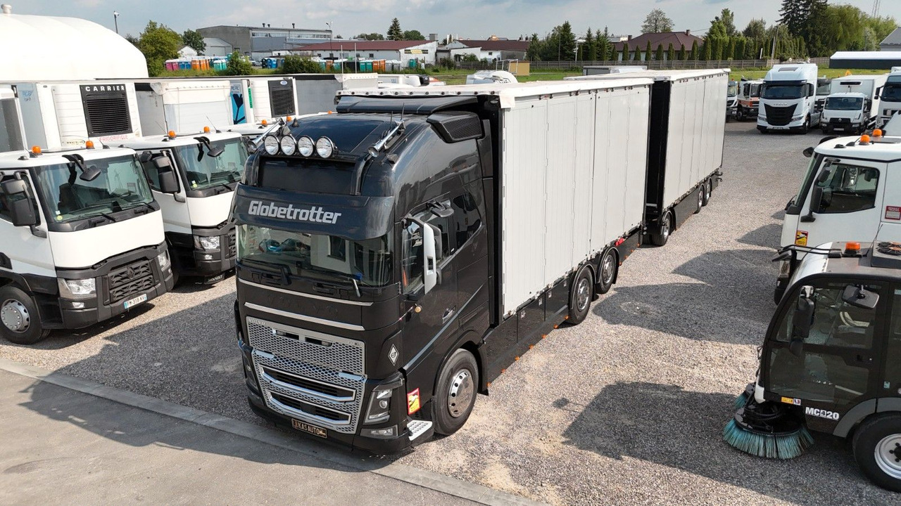 Volvo FH16 660 HP XL TANDEM 6x2 LIMITED EDITION - Truk dengan terpal samping: gambar 1 Volvo FH16 660 HP XL TANDEM 6x2 LIMITED EDITION - Truk dengan terpal samping: gambar 1