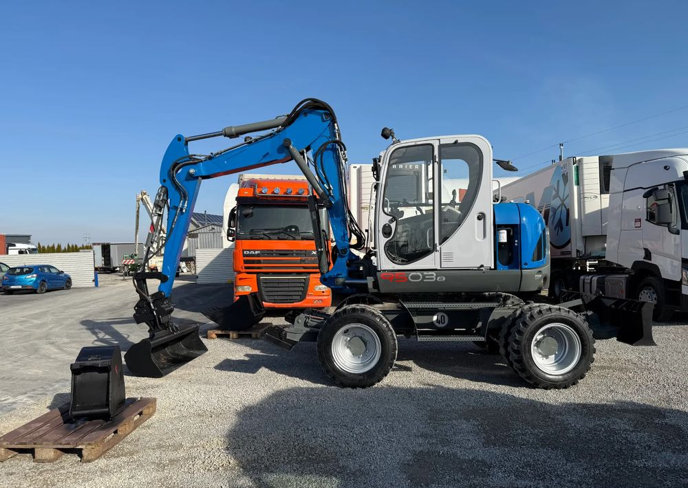 Wacker Neuson 9503-2 TRZY ŁYŻKI - Ekskavator roda: gambar 4 Wacker Neuson 9503-2 TRZY ŁYŻKI - Ekskavator roda: gambar 4