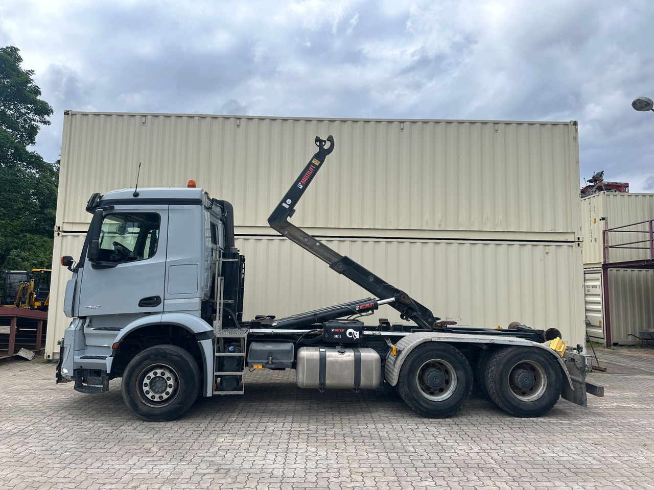 Mercedes-Benz Arocs 2643/Hiab M. /1. Hd /R.St. 3.90m/265.773KM - Hook lift: gambar 2 Mercedes-Benz Arocs 2643/Hiab M. /1. Hd /R.St. 3.90m/265.773KM - Hook lift: gambar 2