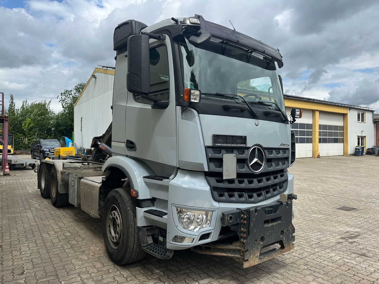 Mercedes-Benz Arocs 2643/Hiab M. /1. Hd /R.St. 3.90m/265.773KM - Hook lift: gambar 4 Mercedes-Benz Arocs 2643/Hiab M. /1. Hd /R.St. 3.90m/265.773KM - Hook lift: gambar 4
