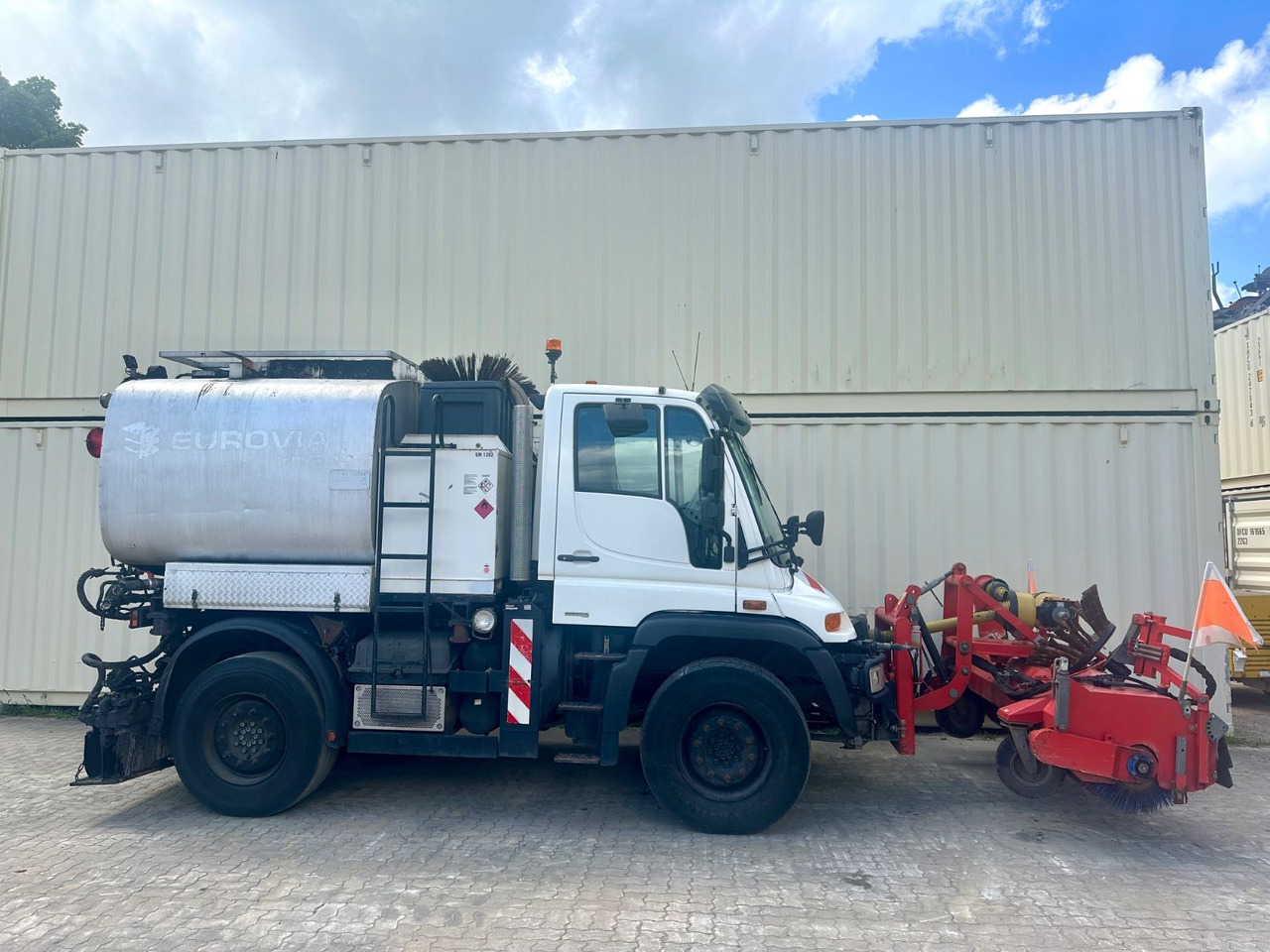 Unimog U400 Schäfer-Technic Bitum/Asphalt / TÜV 02/2026 - Mesin aspal: gambar 5 Unimog U400 Schäfer-Technic Bitum/Asphalt / TÜV 02/2026 - Mesin aspal: gambar 5