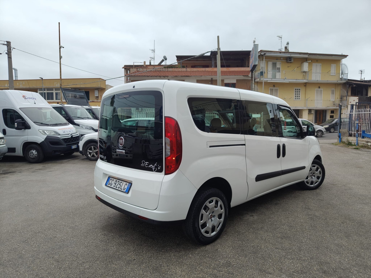 FIAT DOBLO' MAXI - Van kecil: gambar 1 FIAT DOBLO' MAXI - Van kecil: gambar 1