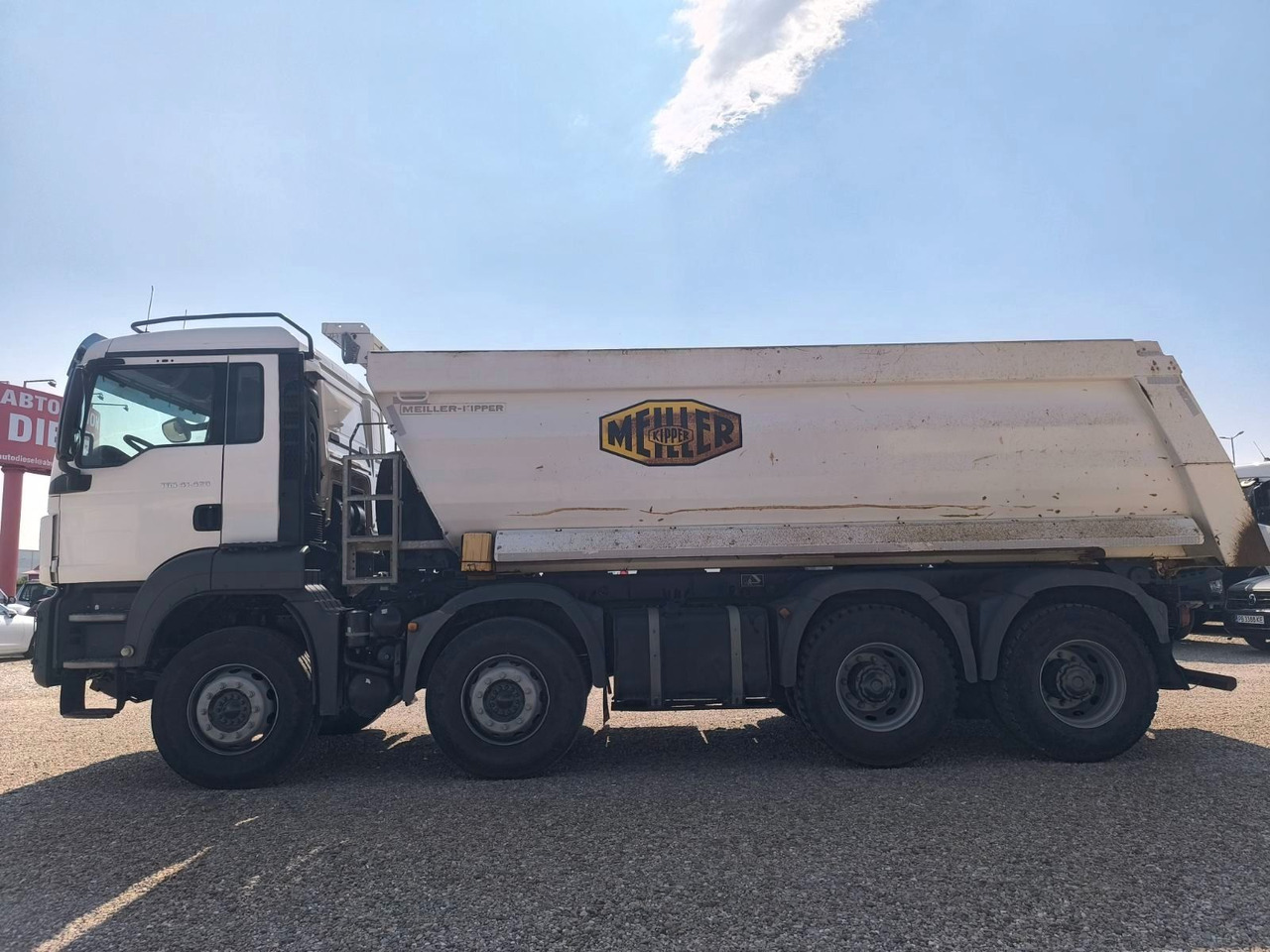 MAN TGS 41.420 MEILLER KIPPER - Truk skip loader: gambar 4 MAN TGS 41.420 MEILLER KIPPER - Truk skip loader: gambar 4