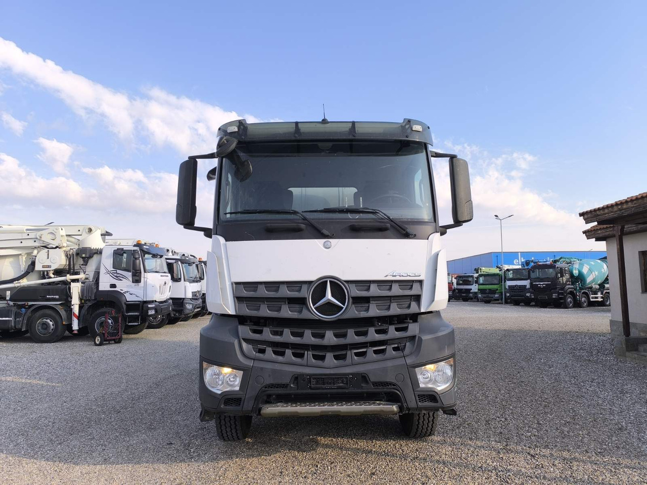 MERCEDES-BENZ AROCS 3242 CIFA 9M3 - Truk pengaduk beton: gambar 2 MERCEDES-BENZ AROCS 3242 CIFA 9M3 - Truk pengaduk beton: gambar 2