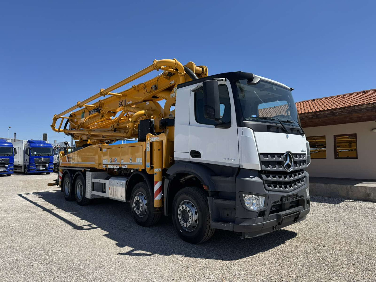 MERCEDES-BENZ AROCS 4442 SCHWING S43SX - Truk pompa beton: gambar 1 MERCEDES-BENZ AROCS 4442 SCHWING S43SX - Truk pompa beton: gambar 1