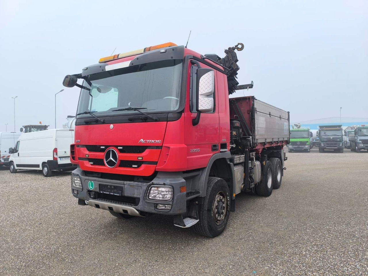 Mercedes-Benz ACTROS 3355 V8 6X6 HIAB 211 EP-5 HIPRO - Truk jungkit, Truk derek: gambar 3 Mercedes-Benz ACTROS 3355 V8 6X6 HIAB 211 EP-5 HIPRO - Truk jungkit, Truk derek: gambar 3