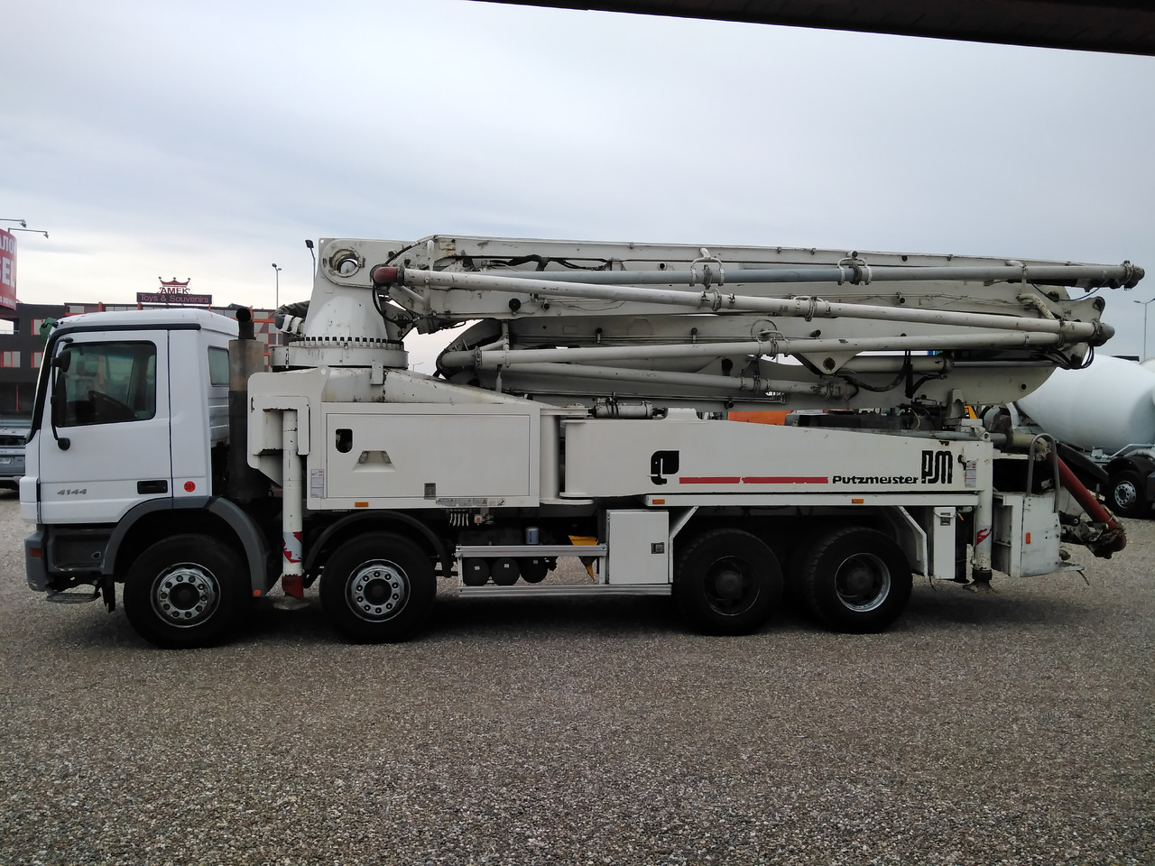 Mercedes-Benz ACTROS 4144 PUTZMEISTER M42 - Truk pompa beton: gambar 4 Mercedes-Benz ACTROS 4144 PUTZMEISTER M42 - Truk pompa beton: gambar 4