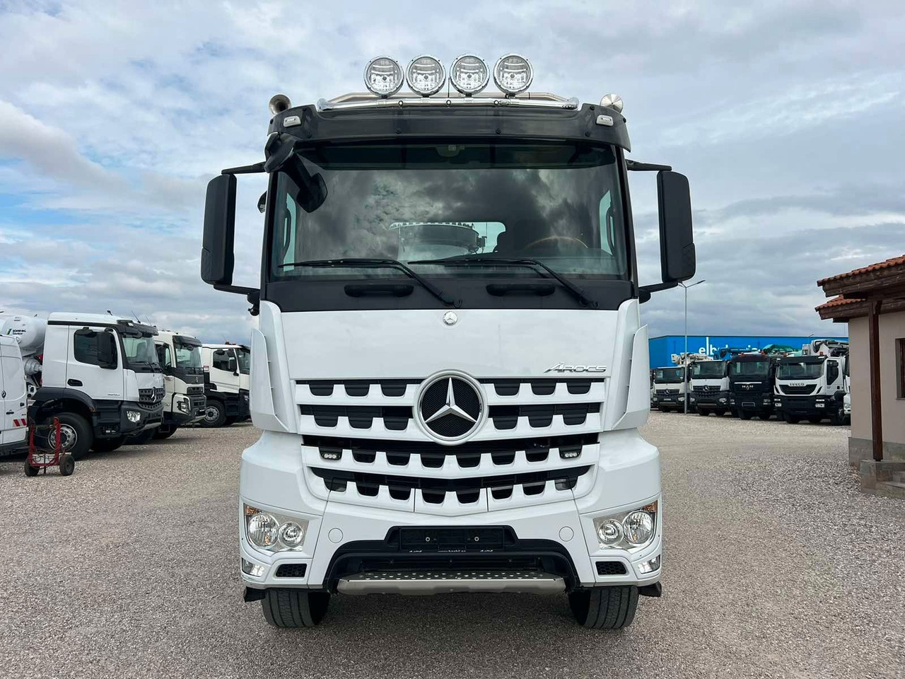 Mercedes-Benz AROCS 3251 CIFA MAGNUM MK28.4L - Truk pompa beton: gambar 2 Mercedes-Benz AROCS 3251 CIFA MAGNUM MK28.4L - Truk pompa beton: gambar 2