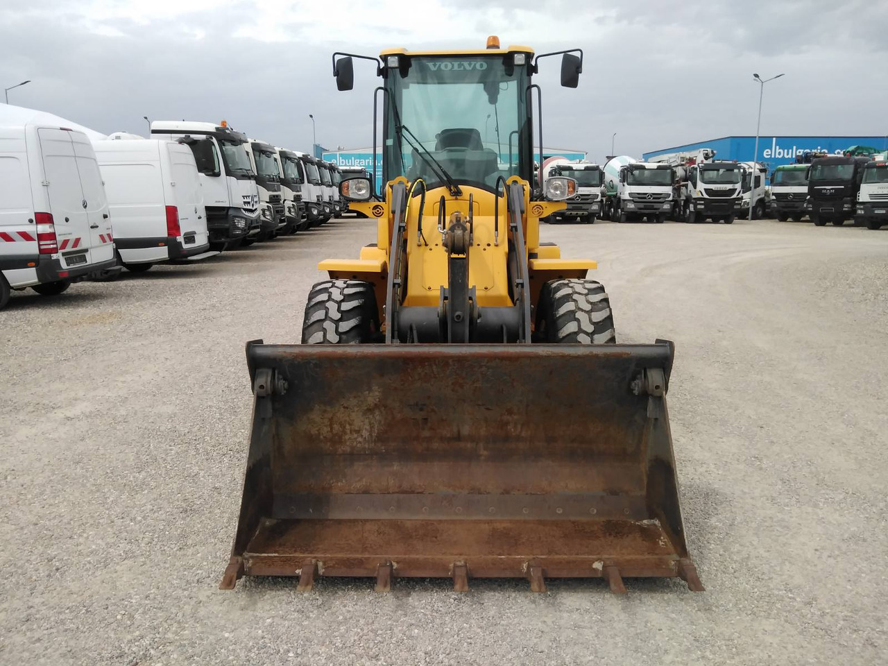VOLVO L30G - Wheel loader: gambar 2 VOLVO L30G - Wheel loader: gambar 2