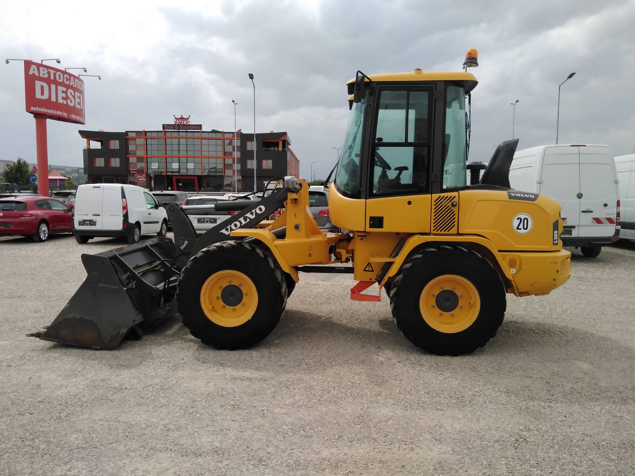 VOLVO L30G - Wheel loader: gambar 4 VOLVO L30G - Wheel loader: gambar 4