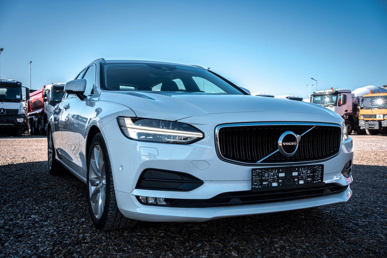 Volvo V90 D4 Momentum 2.0D - Mobil: gambar 4 Volvo V90 D4 Momentum 2.0D - Mobil: gambar 4