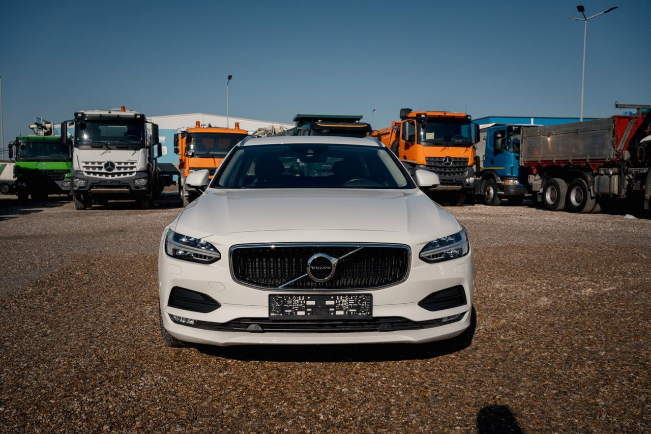 Volvo V90 D4 Momentum 2.0D - Station wagon: gambar 3 Volvo V90 D4 Momentum 2.0D - Station wagon: gambar 3