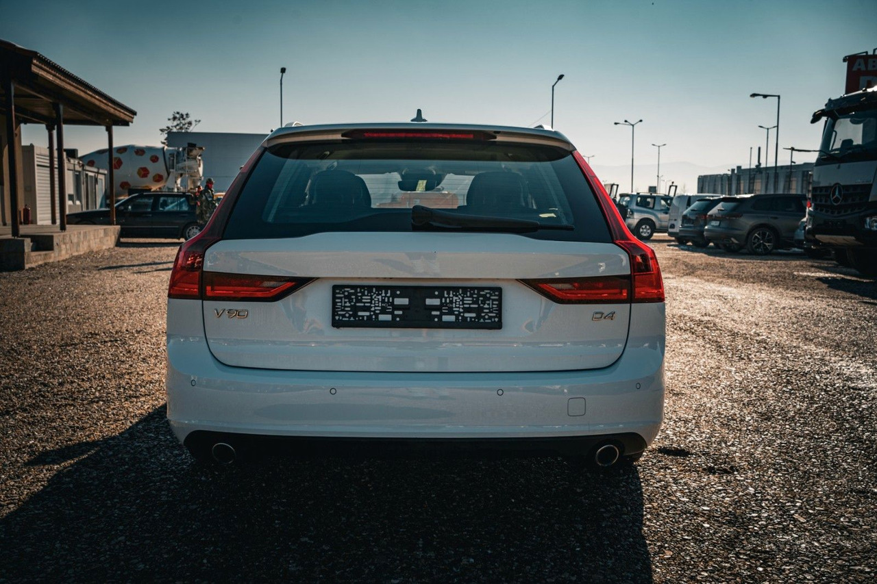 Volvo V90 D4 Momentum 2.0D - Mobil: gambar 5 Volvo V90 D4 Momentum 2.0D - Mobil: gambar 5