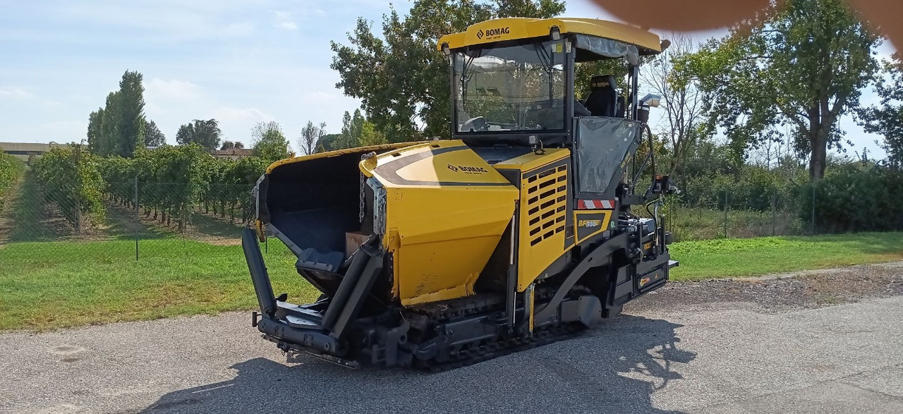 BOMAG IT BF 300 C-2 S340-2 TV Stage V/Tier 4f - Paver aspal: gambar 1 BOMAG IT BF 300 C-2 S340-2 TV Stage V/Tier 4f - Paver aspal: gambar 1