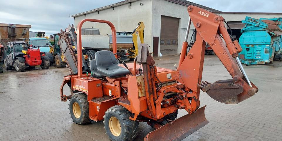 Koparka łańcuchowa Ditch Witch 3500DD - Mesin penggali parit: gambar 3 Koparka łańcuchowa Ditch Witch 3500DD - Mesin penggali parit: gambar 3