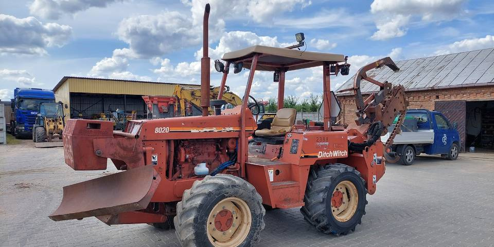 Koparka łańcuchowa Ditch Witch 8020 85KM - Mesin penggali parit: gambar 4 Koparka łańcuchowa Ditch Witch 8020 85KM - Mesin penggali parit: gambar 4