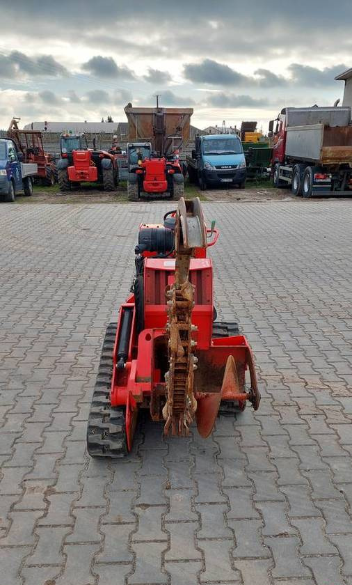 Koparka łańcuchowa Ditch Witch C24X 24 KM Honda - Mesin penggali parit: gambar 3 Koparka łańcuchowa Ditch Witch C24X 24 KM Honda - Mesin penggali parit: gambar 3