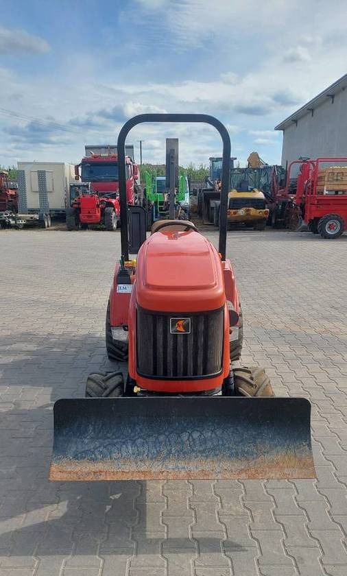Koparka łańcuchowa Ditch Witch RT30 - Mesin penggali parit: gambar 3 Koparka łańcuchowa Ditch Witch RT30 - Mesin penggali parit: gambar 3