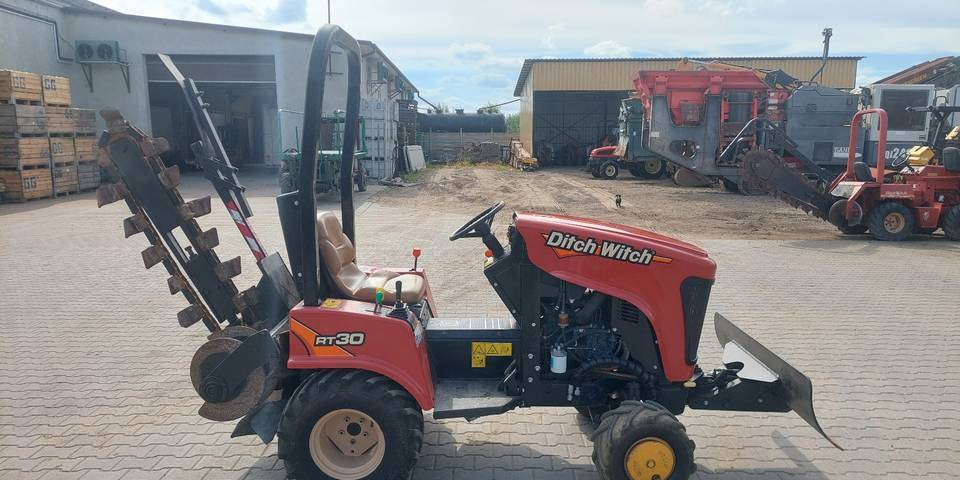 Koparka łańcuchowa Ditch Witch RT30 - Mesin penggali parit: gambar 5 Koparka łańcuchowa Ditch Witch RT30 - Mesin penggali parit: gambar 5
