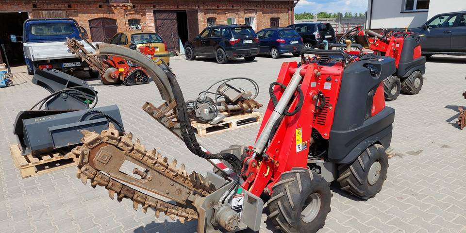 Koparka łańcuchowa miniładowarka Ditch Witch R300 wiertnica - Mesin penggali parit: gambar 1 Koparka łańcuchowa miniładowarka Ditch Witch R300 wiertnica - Mesin penggali parit: gambar 1
