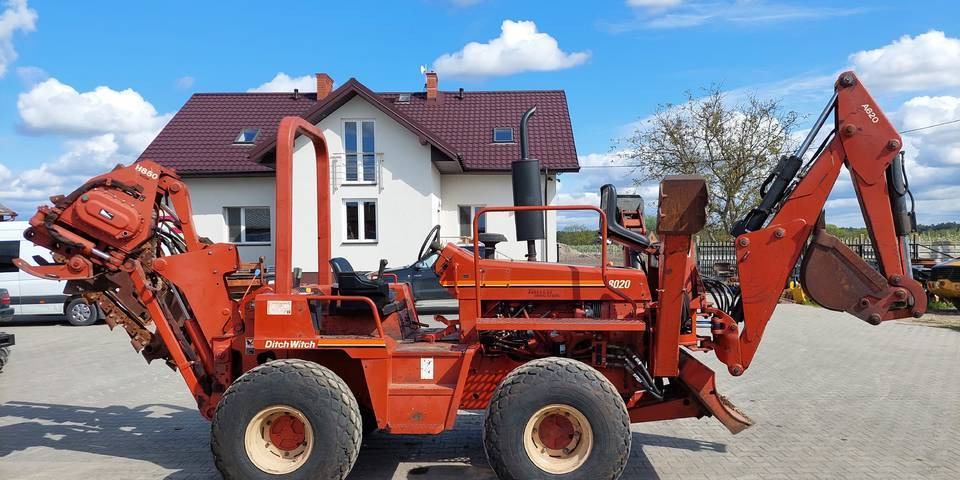 Koparka łańcuchowa pługoukładacz Ditch Witch 8020 Combo - Mesin penggali parit: gambar 1 Koparka łańcuchowa pługoukładacz Ditch Witch 8020 Combo - Mesin penggali parit: gambar 1