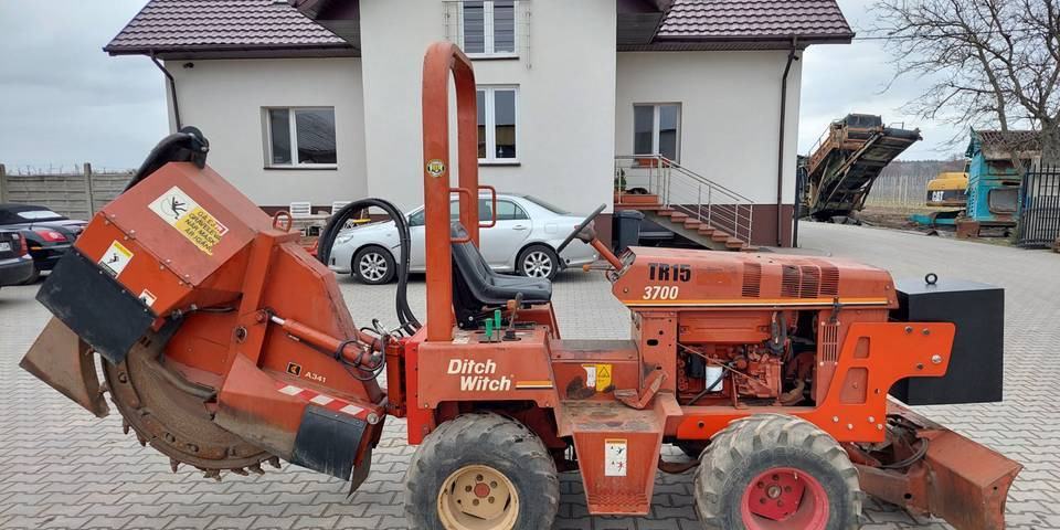Koparka tarczowa Ditch Witch 3700 DD + A341 - Mesin penggali parit: gambar 1 Koparka tarczowa Ditch Witch 3700 DD + A341 - Mesin penggali parit: gambar 1