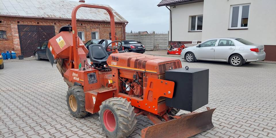 Koparka tarczowa Ditch Witch 3700 DD + A341 - Mesin penggali parit: gambar 2 Koparka tarczowa Ditch Witch 3700 DD + A341 - Mesin penggali parit: gambar 2