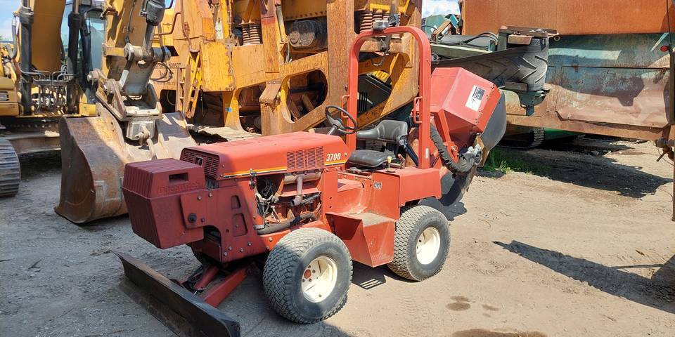 Koparka tarczowa Ditch Witch 3700DD łańcuchowa - Mesin penggali parit: gambar 2 Koparka tarczowa Ditch Witch 3700DD łańcuchowa - Mesin penggali parit: gambar 2