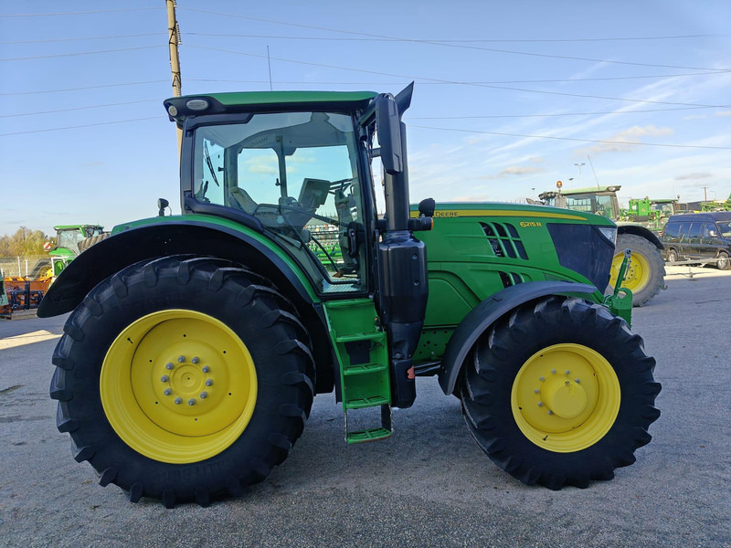 John Deere 6215R Autopowr - Traktor: gambar 2 John Deere 6215R Autopowr - Traktor: gambar 2