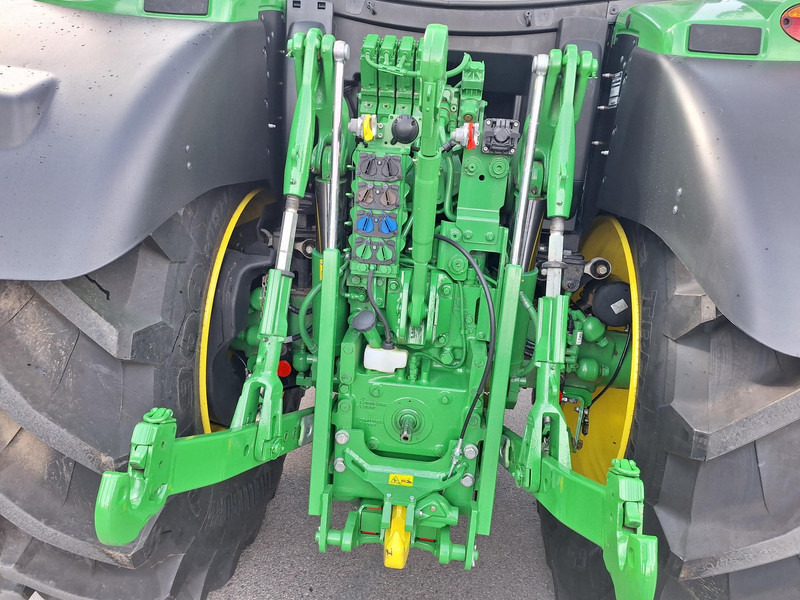 Traktor John Deere 6R 155: gambar 11 Traktor John Deere 6R 155: gambar 11