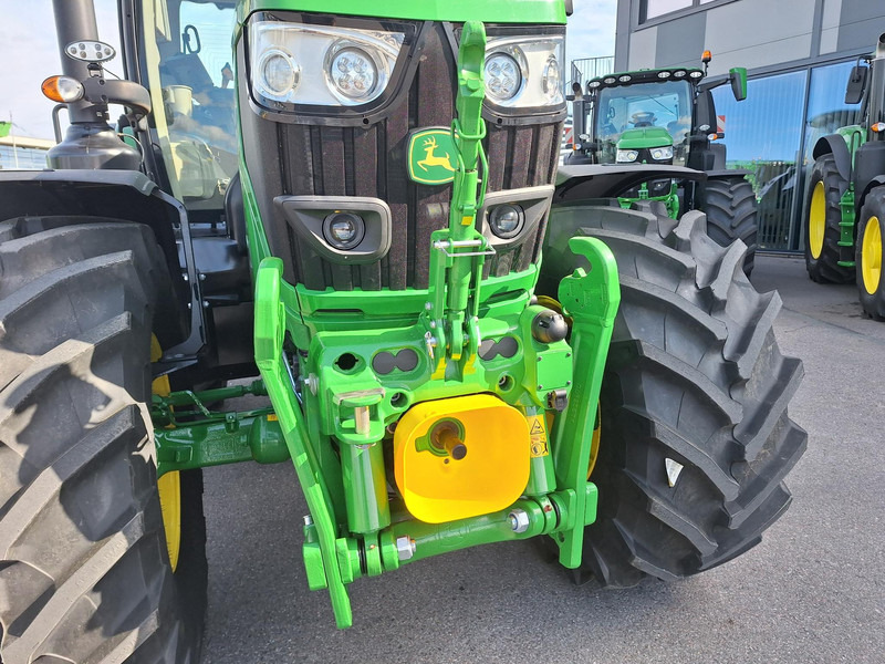 Traktor John Deere 6R 155: gambar 9 Traktor John Deere 6R 155: gambar 9