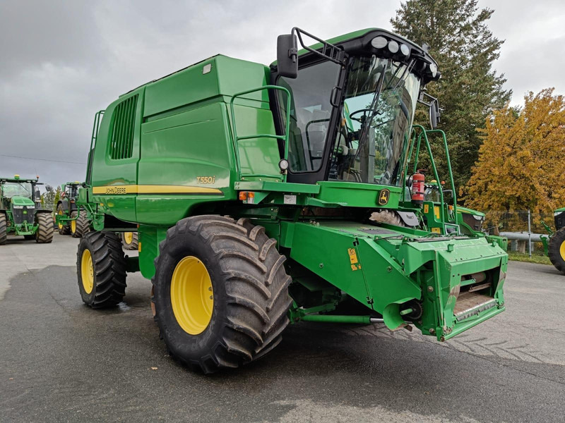 John Deere T550 - Pemanen gabungan: gambar 1 John Deere T550 - Pemanen gabungan: gambar 1