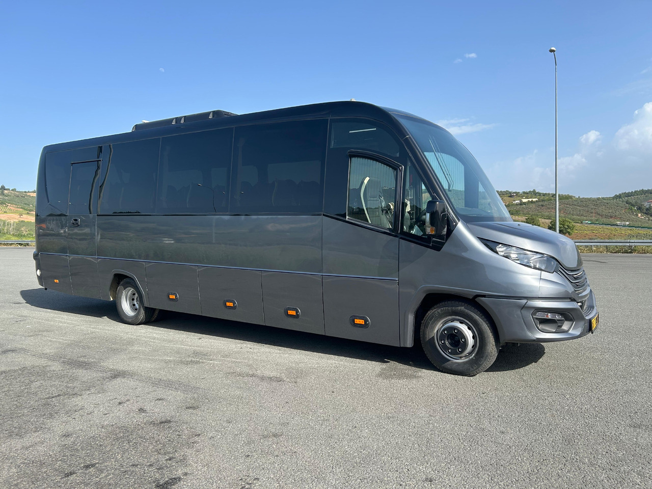 IVECO DAILY - RIGHT HAND DRIVE TOURISTIC VEHICLE - Bus pariwisata: gambar 3 IVECO DAILY - RIGHT HAND DRIVE TOURISTIC VEHICLE - Bus pariwisata: gambar 3